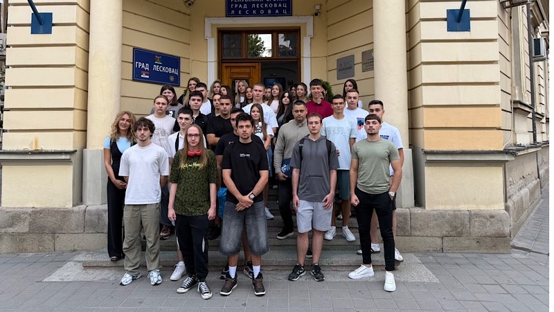 Leskovački vukovci krenuli na nagradnu ekskurziju