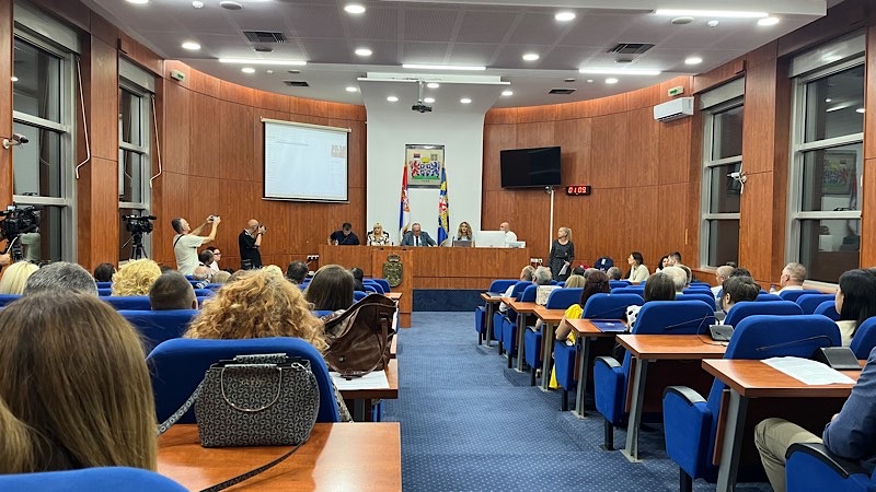 Cvetanović:Vi ste se dragi moji profesori sa blokaderima naučili da manje radite a više pričate bajke