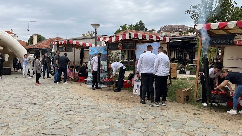Takmičenje u oravljenju ajvara „Izađi mi na teglu“ danas u Leskovcu