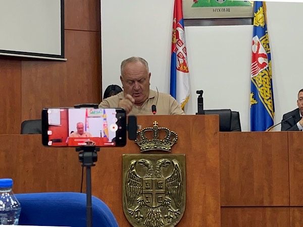 Cvetanović pozvao konzorcijum prevoznika putnika u Leskovcu da raskine ugovor pošto tvre da rade sa gubitkom