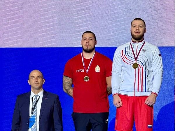 Bokseri boks kluba „Mancha“ blistali na Balkanskom prvenstvu – Dve srebrne medalje za Srbiju!