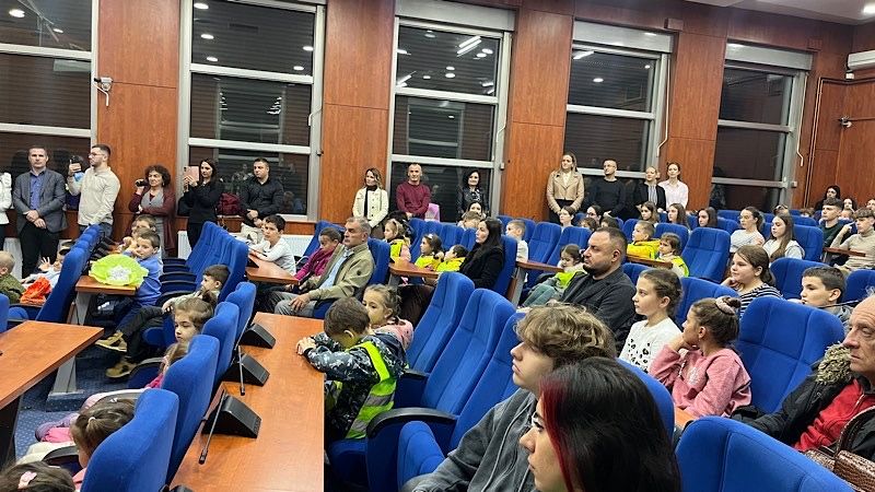 Dečja nedelja:Mališani od gradonačelnika tražili dino-park i menzu za školu