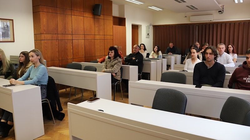 Podeljena jednokratna novčana pomoć najboljim studentima u Vlasotincu