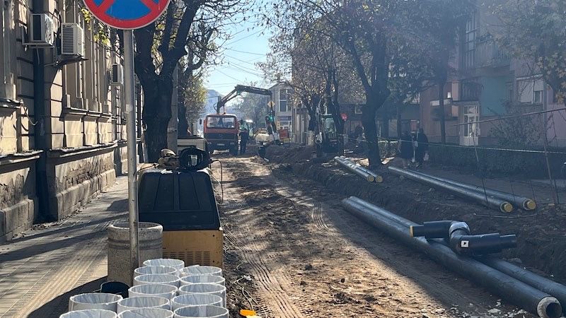 Radovi u ulici Pana Đukića u toku: Radi se rekonstrukcija kolovoza i izgradnja toplovoda