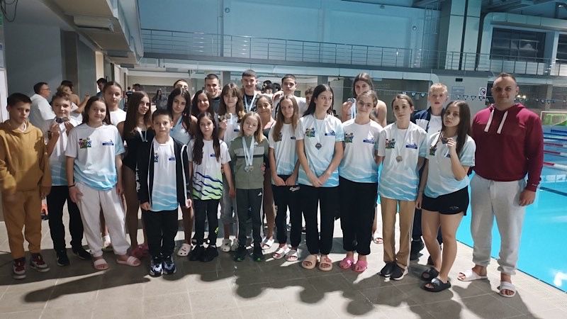 Leskovački plivači vratili se sa brojnim medaljama iz Pirota