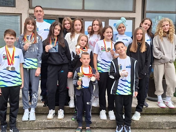 Leskovački plivači osvojili brojne medalje na Međunarodnom mitingu