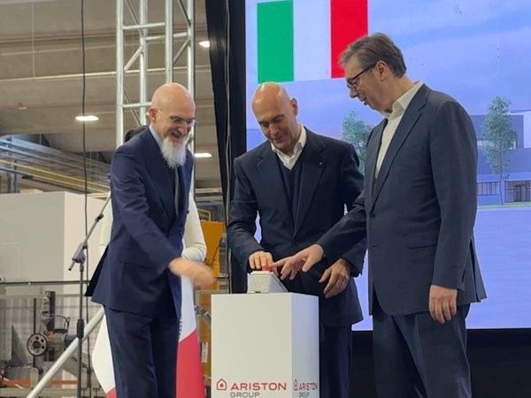 Otvorena fabrika Ariston u Nišu – Vučić najvio prosečne plate od 1.000 evra u ovom gradu