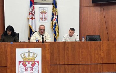 Drava za ogrev i paketi hrane za izbegla i raseljena lica