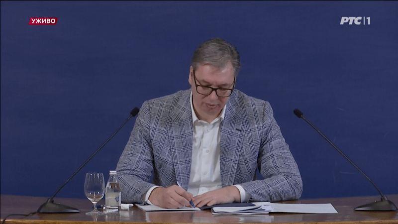 Vučić: U narednih godinu i po dana udvostručićemo vojne kapacitete