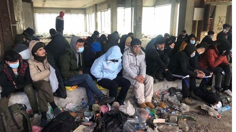 Pokušao da prokrijumčari 35 migranata