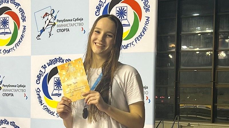 U Leskovac doneli sedam medalja sa takmičenja u plivanju