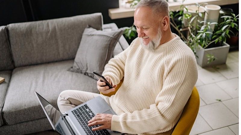 Zašto nas tehnologija istovremeno smiruje i uznemirava?