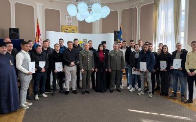 Uručeni ugovori za dobrovoljno služenje vojnog roka i vojno-stručno osposobljavanje za rezervne oficire