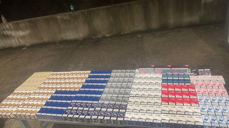 Pokišali da prokrijumčare cigarete – umotali ih u fasadne mrežice