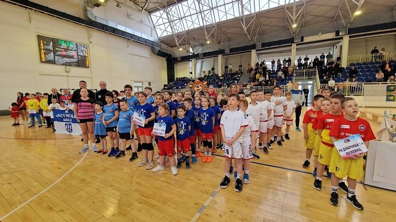 Turnir u mini rukometu okupio decu iz pet okruga