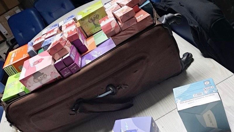 U prikolici krio elektronske cigarete i aromatizovanu tečnost