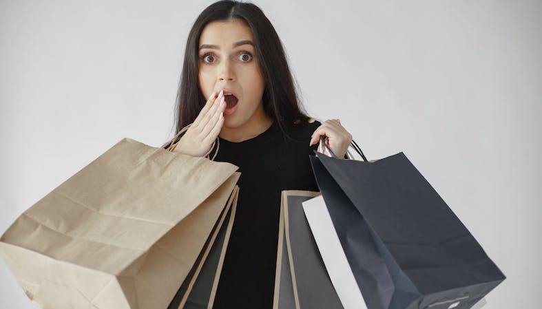 Kako da pametno iskoristite sezonska sniženja i izbegnete impulsivnu kupovinu?