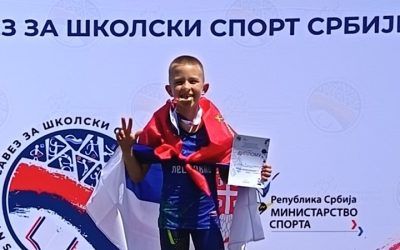 Viktor Kostić na tronu – Prvo mesto na Republičkom školskom takmičenju u atletici