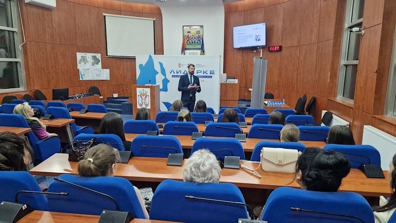 U Leskovcu održana edukacija u okviru programa „Liderke – ništa o nama bez nas“