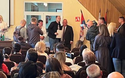 U leskovačkoj bolnici i Domu zdravlja uručeni ugovori o radu lekarima, medicinskim sestarama i nemedicinskom osoblju