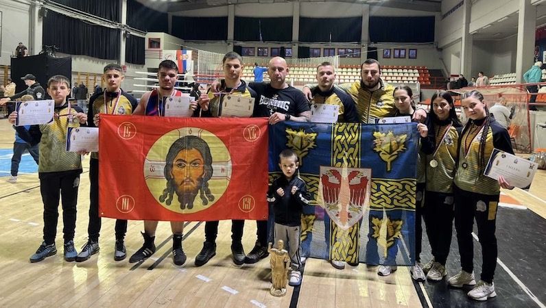 Bokserski klub „Manča“ iz Leskovca briljirao u Nišu – osam medalja i pehar