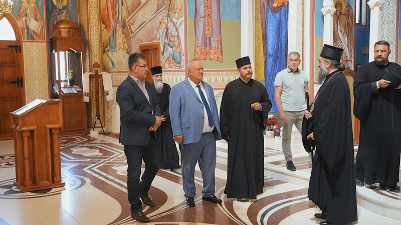 Mitropolit Arsenije i gradonačelnik Leskovca obišli radove na uređenju Hrama Svetog Simeona Mirotočivog