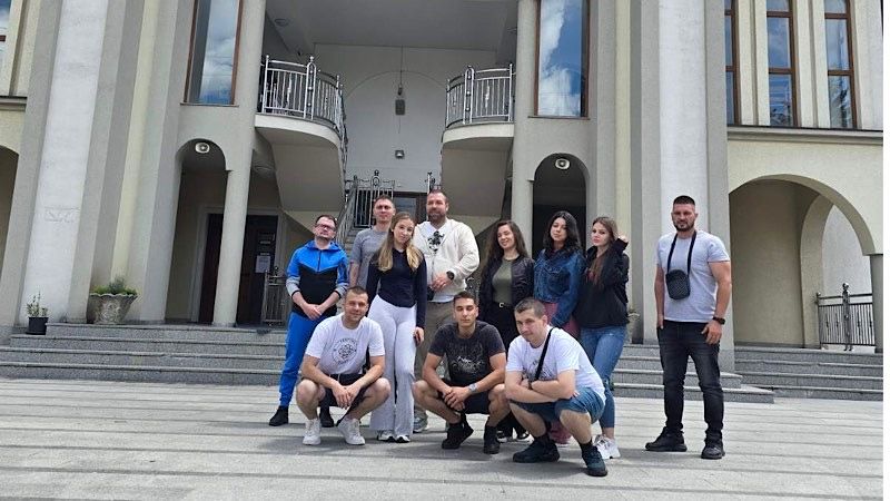 Maturanti Medicinske škole iz Leskovca na Festivalu nauke 
