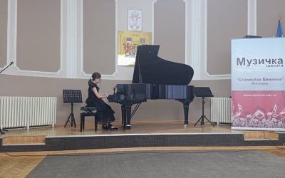 Muzika, diplome i emocije na koncertu učenika škole „Stanislav Binički“