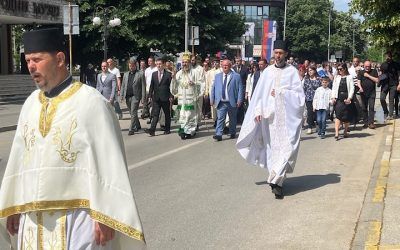 Liturgijom, litijom i sečenjem slavskog kolača obeležena slava grada Leskovca