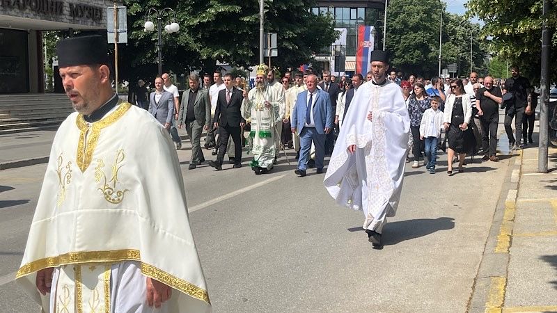 Liturgijom, litijom i sečenjem slavskog kolača obeležena slava grada Leskovca