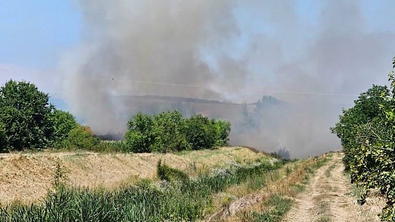 Izbio požar u Donjem Sinkovcu i Gornjem Stopanju