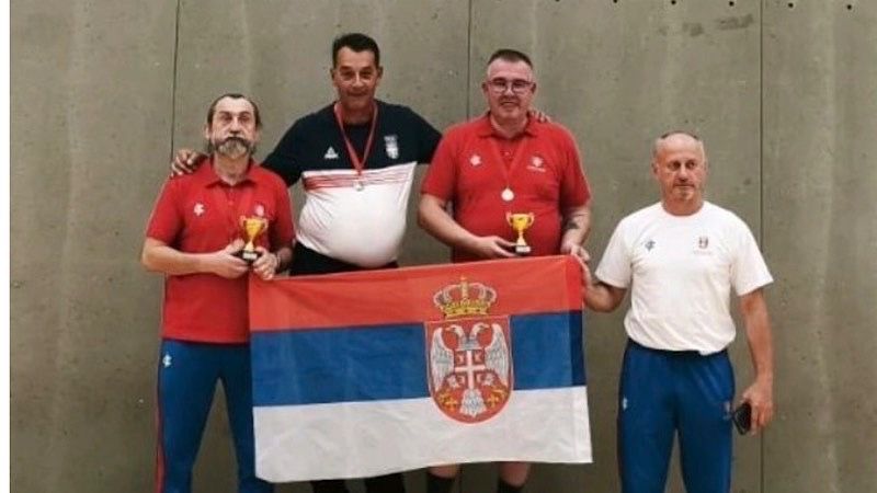 ZLATO I SREBRO ZA DUBOČICU U ČEŠKOJ: Sabljaši iz Leskovca zablistali na međunarodnom Kupu