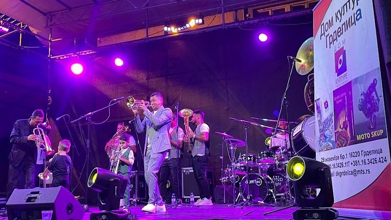 Grdeličko leto završeno koncertum duvačkog orkestra „Donja“ pred prepunim trgom