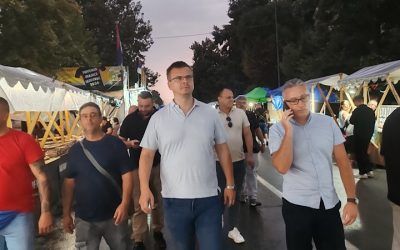 Miloš Parandilović posetio Roštiljijadu: Sa građanima razgovarao o domaćoj proizvodnji i izborima