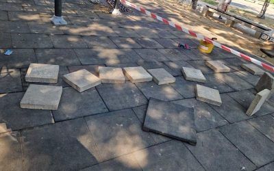 Sanirana gumena podloga na dečijem igralištu u centru grada