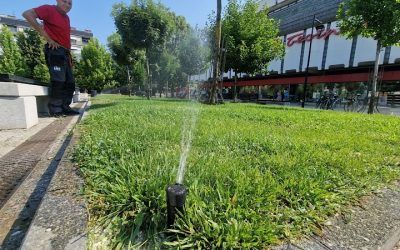 Već nekoliko noći lome prskalice na trgu u Leskovcu