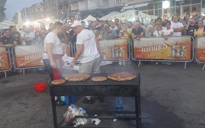 Nije oboren rekord: Najveća pljeskavica iz ruke ove godine težila 6 kilograma, ali pukotine presudile