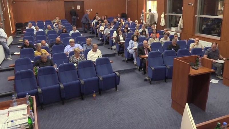 NOVA ODBORNIČKA GRUPA U LESKOVAČKOJ SKUPŠTINI: Petoro opozicionih odbornika udružilo se oko „Leskovca na prvom mestu“